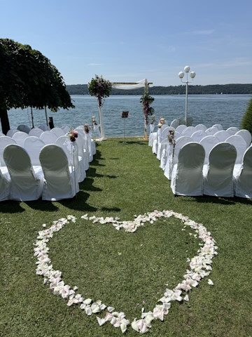 Seehotel Leoni | Hochzeit feiern mit Seeblick, Hochzeitslocations Berg am Starnberger See, Kontaktbild