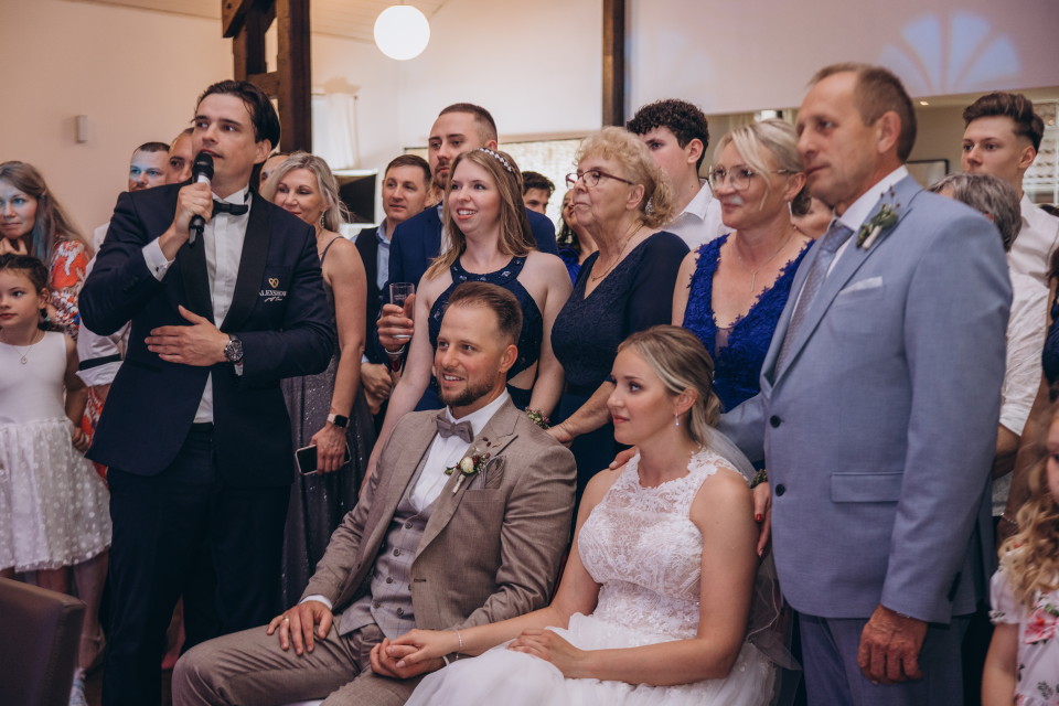 Warum gute Hochzeitsmoderation der Schlüssel zu einem gelungenen Fest ist Bild 1 Warum gute Hochzeitsmoderation der Schlüssel zu einem gelungenen Fest ist Bild 1